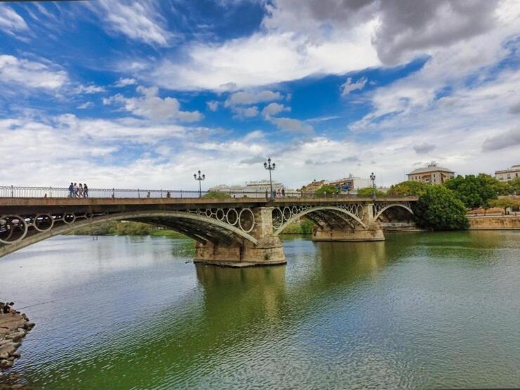 Loft Premium - Puente De Triana Lägenhet Sevilla Exteriör bild